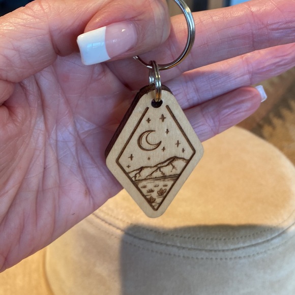 🎉NEW‼️. MOON & STARS WOODEN KEY CHAIN‼️ - Picture 7 of 7